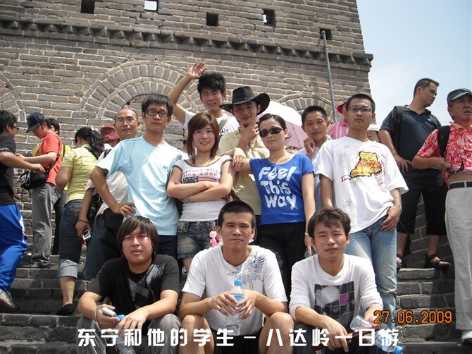 Dongbai Tang leading an art workshop